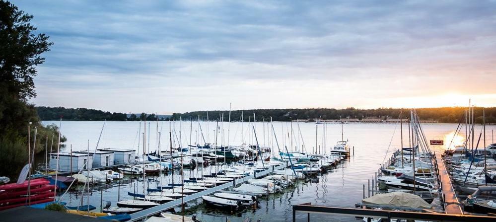 Das Kleine Hausboot Am Wannsee Botel Berlijn
